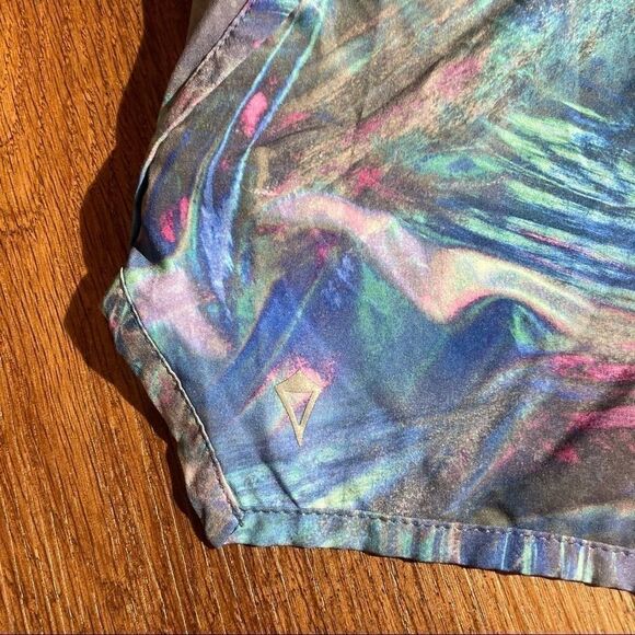 Girls Ivivva Short   - Picture 3 of 3